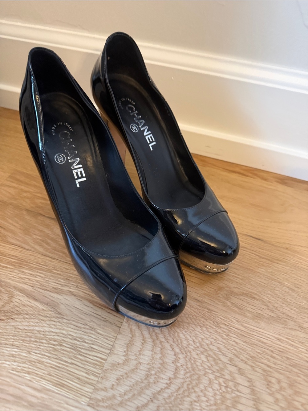 CHANEL Black Patent Leather Cap-Toe Heels
